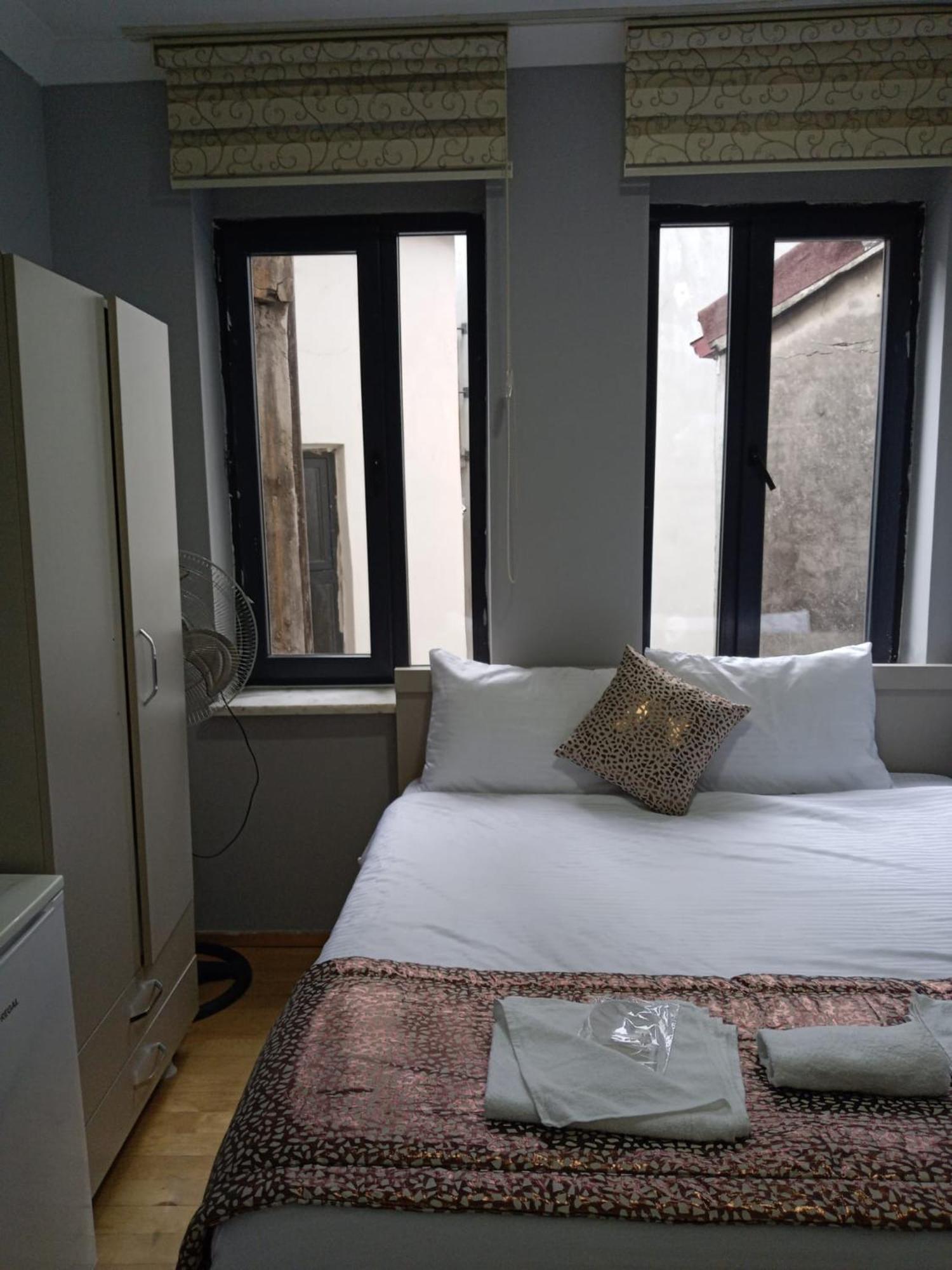 Taksim City Hotel Istanboel Buitenkant foto