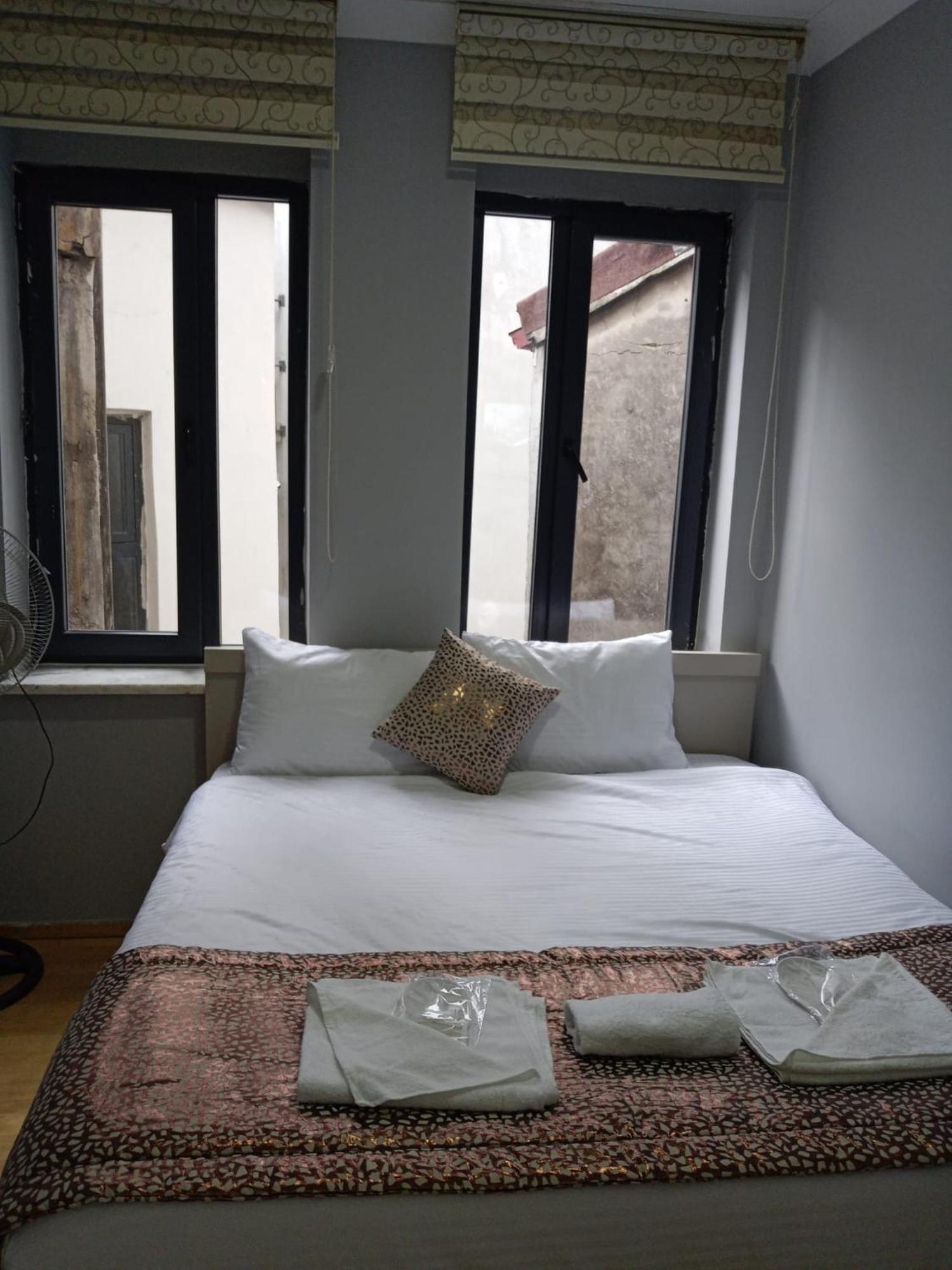 Taksim City Hotel Istanboel Buitenkant foto