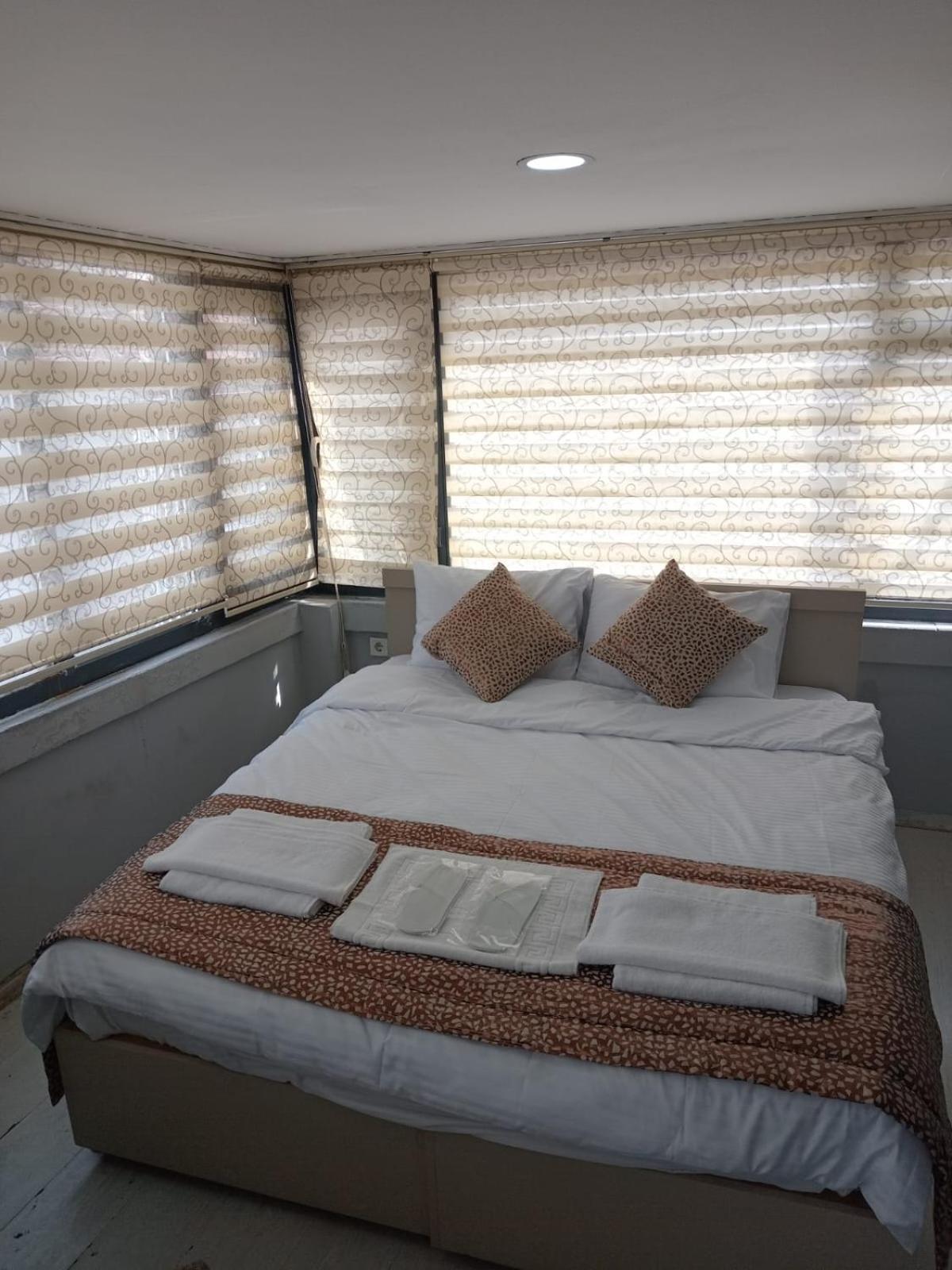 Taksim City Hotel Istanboel Buitenkant foto